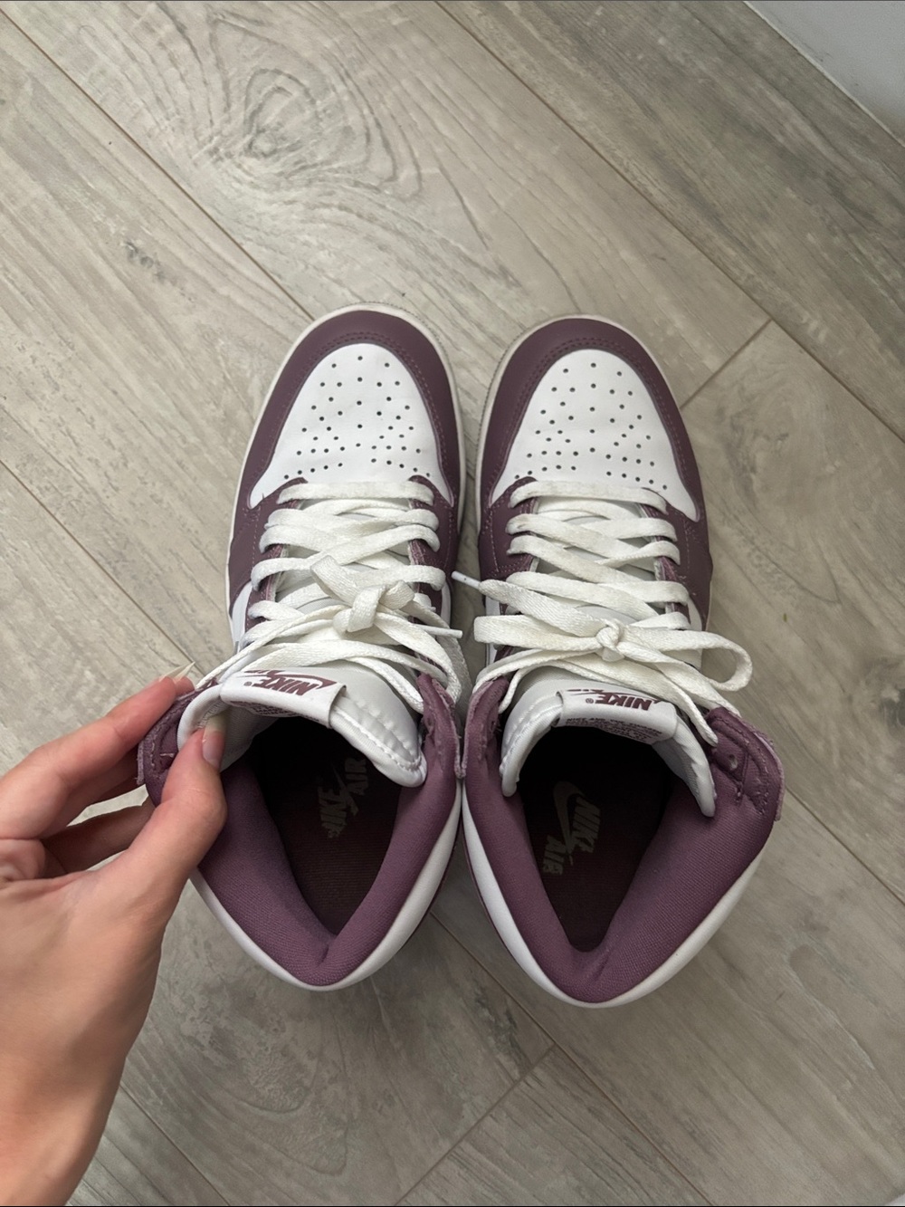 Nike Air Jordan 1 - Picture 3 of 6